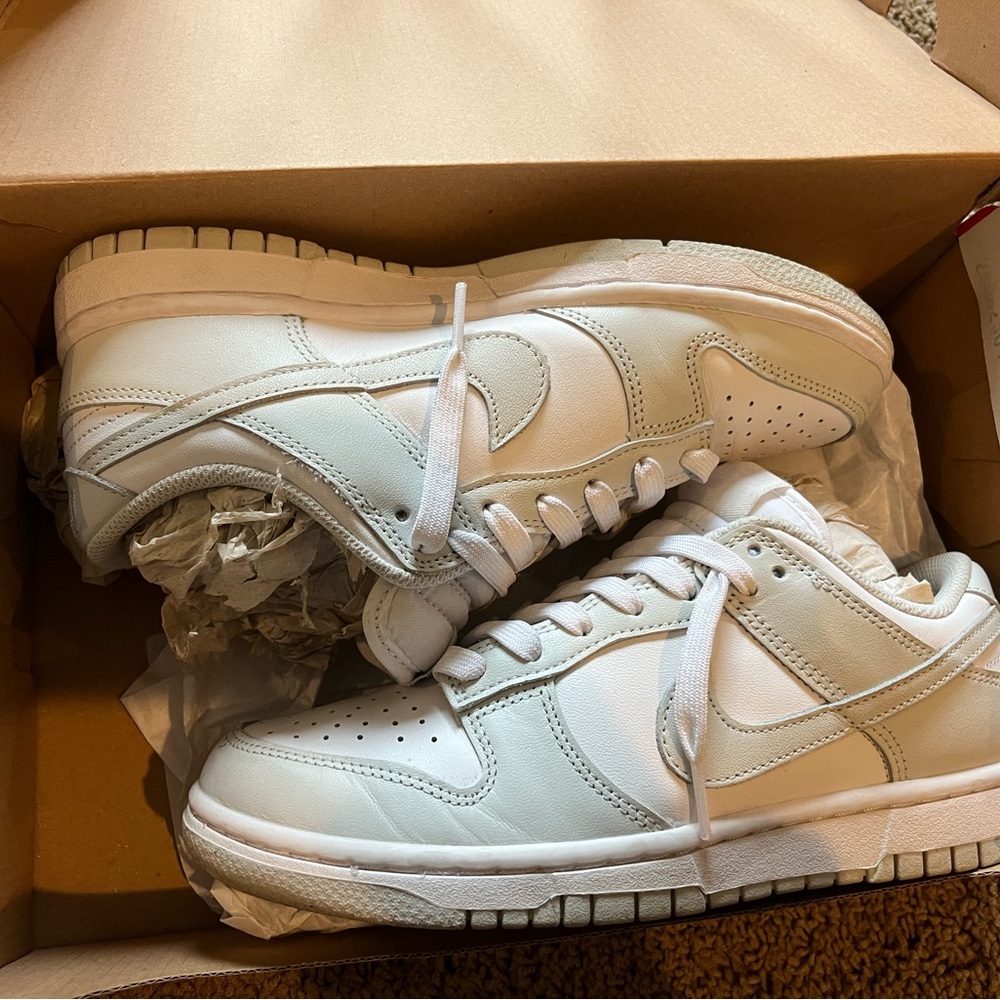 Nike photon dust grey dunks size 6 women’s men 7.5